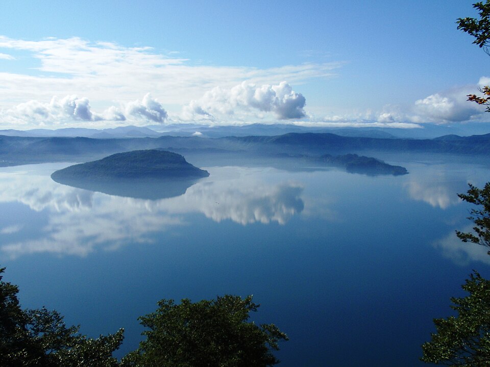 十和田湖（とわだこ）秋景，從御鼻部（オハナベ）眺望東北最大火山口湖