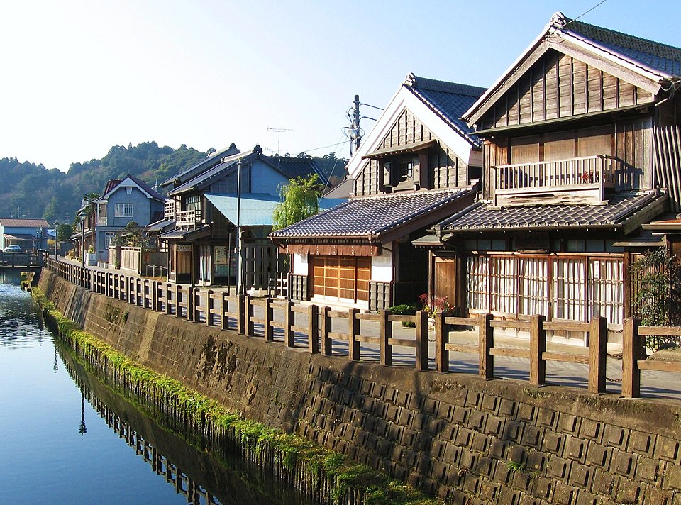 佐原本町通り，江戶時代水鄉商家沿小野川並排的傳統建築街景