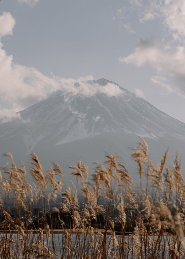 日本富士山型火山山景示意，磐梯山（ばんだいさん）與富士山同屬日本代表性火山型山岳