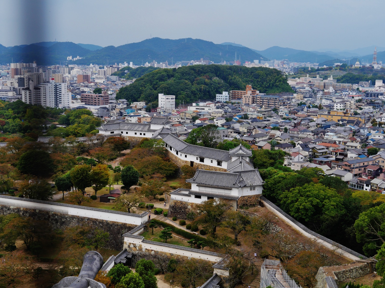 從姬路城天守俯瞰西の丸百間廊下與姬路市街