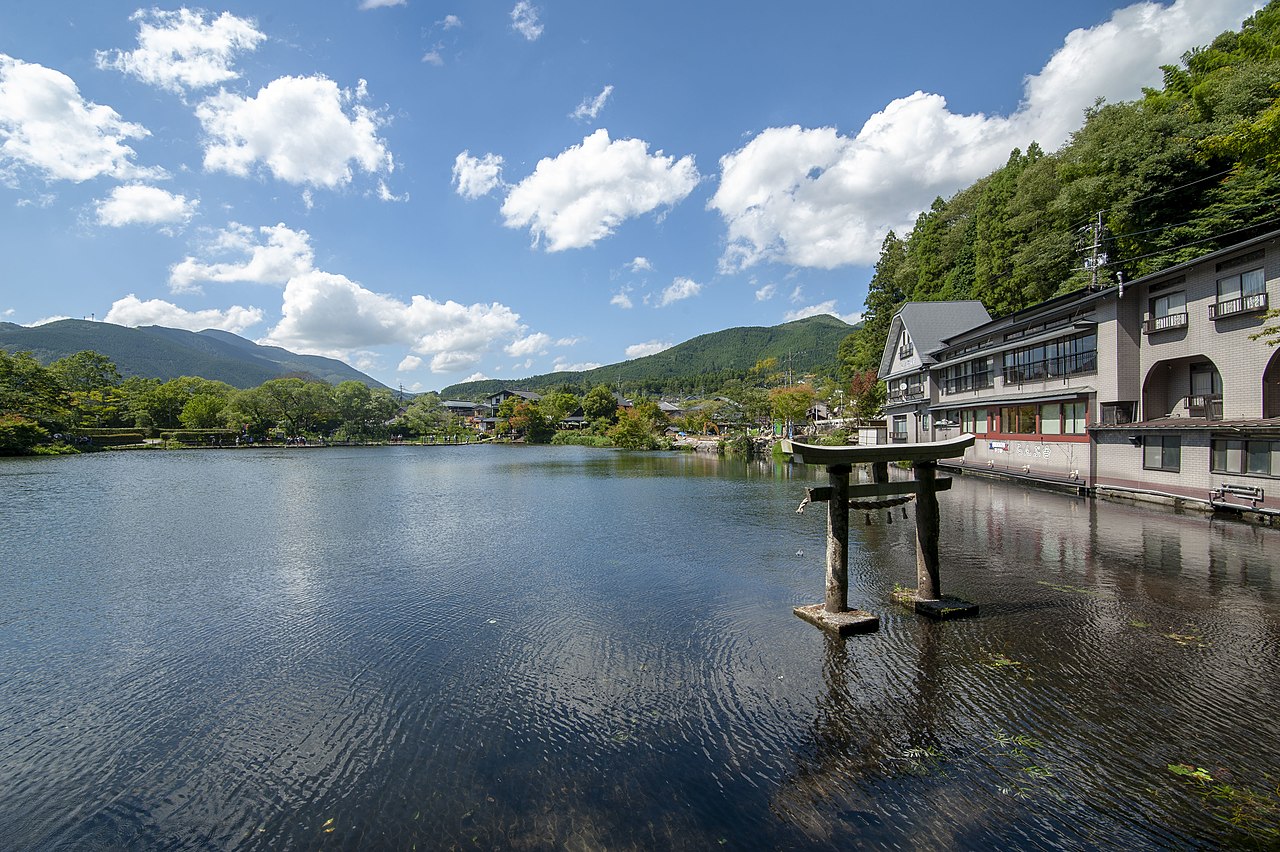 由布院 金鱗湖晨霧 — 大分縣的文青風溫泉郷、清晨絕景