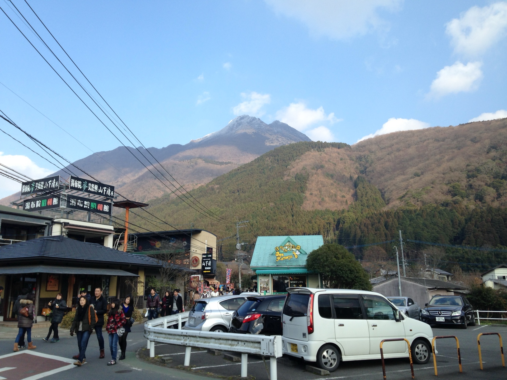由布院 由布岳 — 從湯之坪街道望向標高 1,583m 的由布岳，大分縣的溫泉郷地標