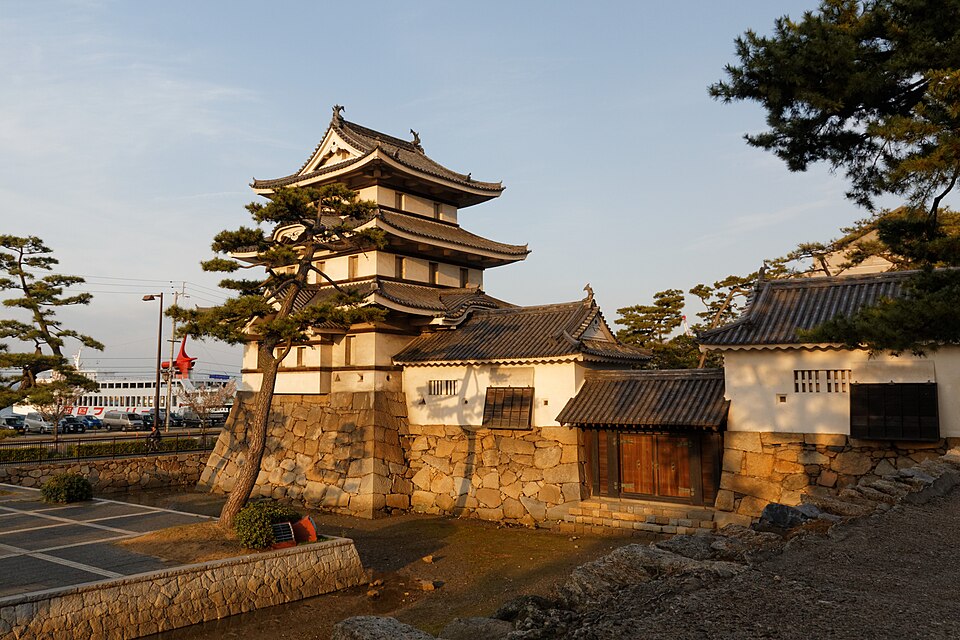 高松城（玉藻城）角樓，日本三大水城之一，城壕引入瀨戶內海海水