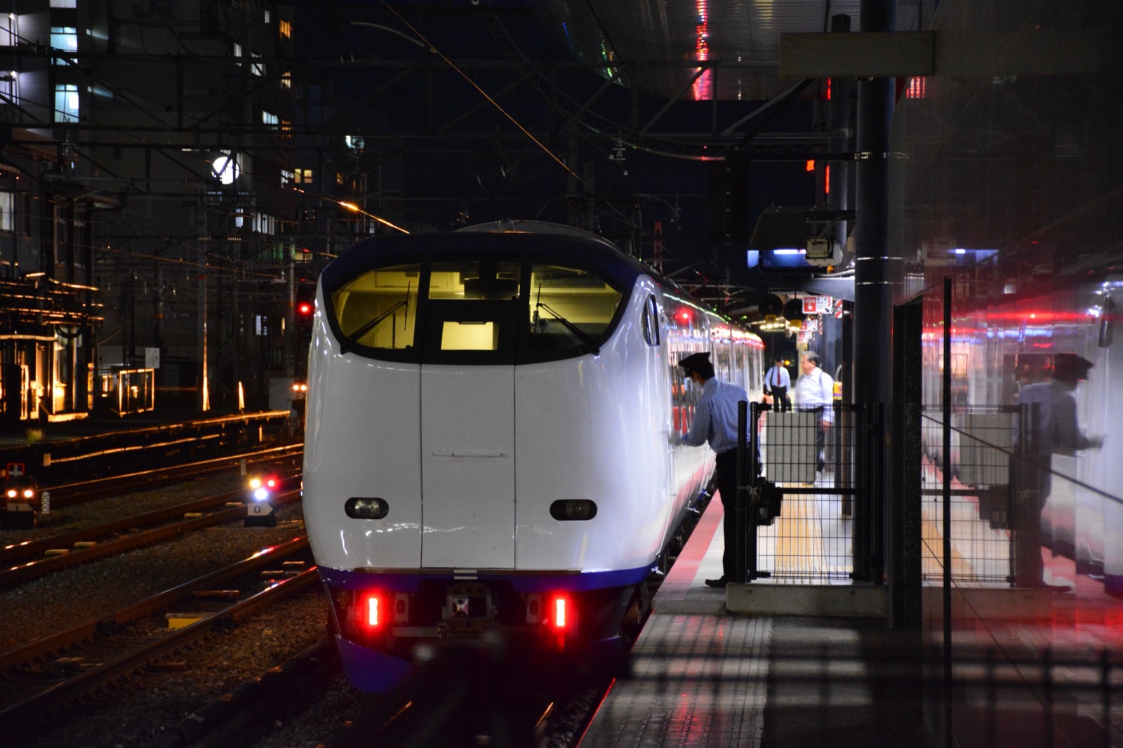 JR 西日本特急 HARUKA（はるか）281 系停靠京都車站 — 關西機場直達大阪京都的特急