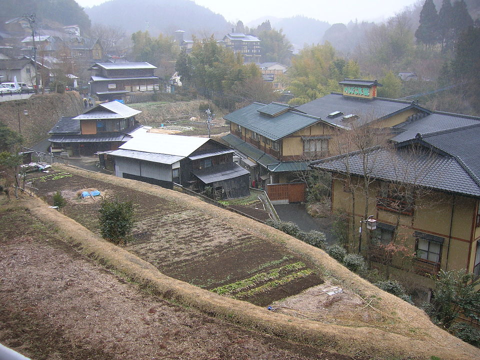 黑川溫泉（黒川温泉）旅館露天風呂，深山中的野趣溫泉街