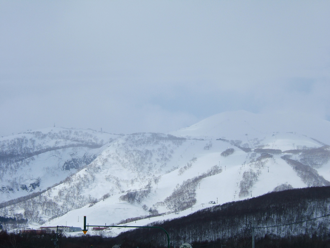 二世谷 GRAND HIRAFU（グラン・ヒラフ）滑雪場全景，倶知安町，可見寬廣的初中級雪道
