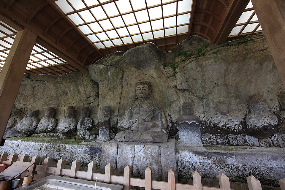 臼杵石佛古園石仏群，日本唯一被指定為國寶的磨崖佛，平安時代末期至鎌倉時代所雕