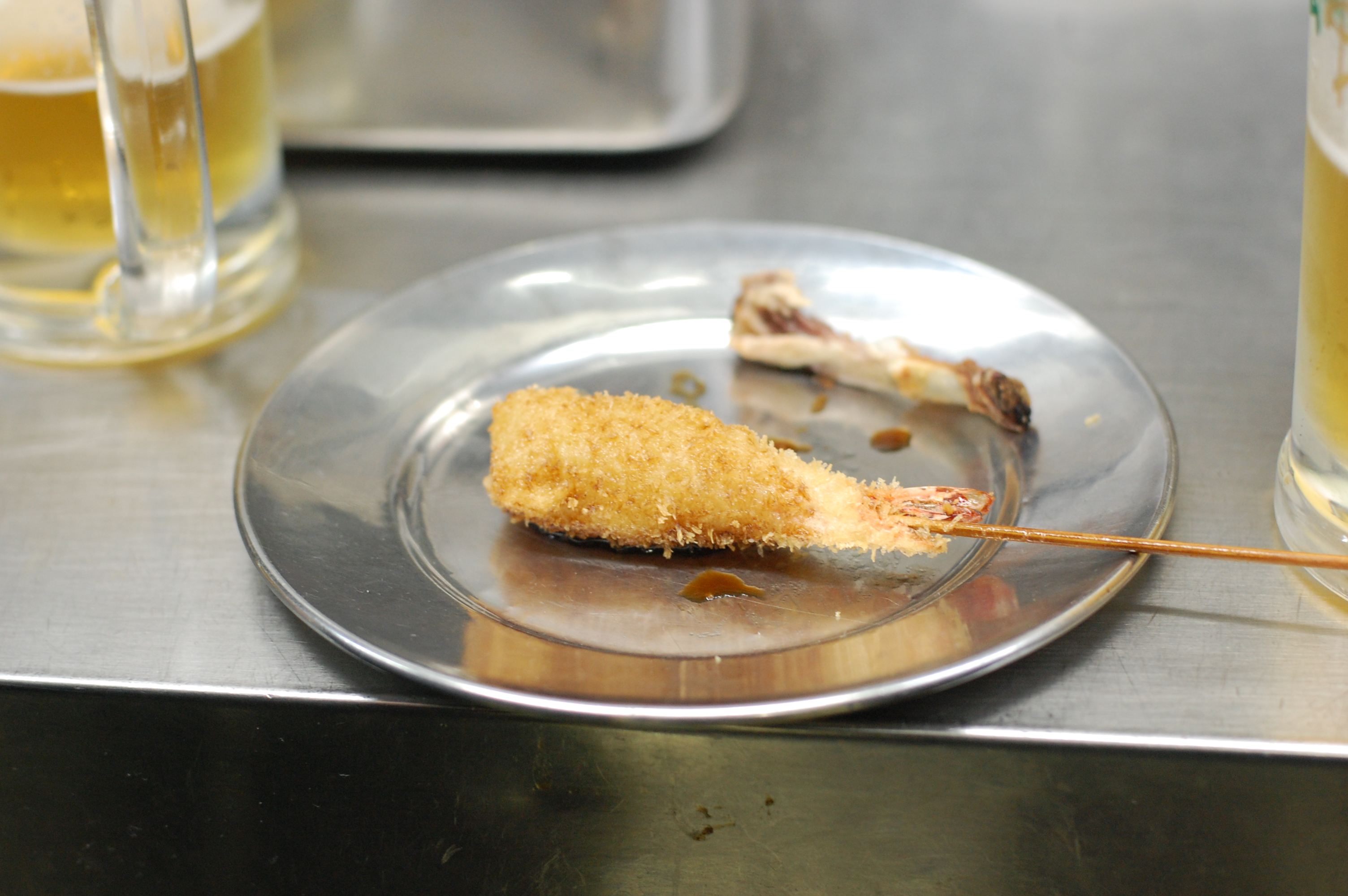串カツ（kushikatsu，炸串）— 新世界 1929 年「だるま」發源、ソース二度漬け禁止