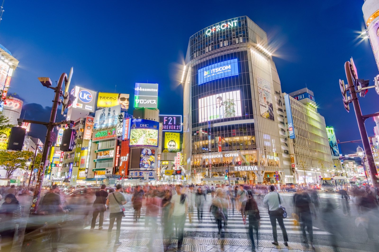 澀谷スクランブル交差点（渋谷十字路口）— 一次綠燈可達 3,000 人、被稱為世界最繁忙的路口