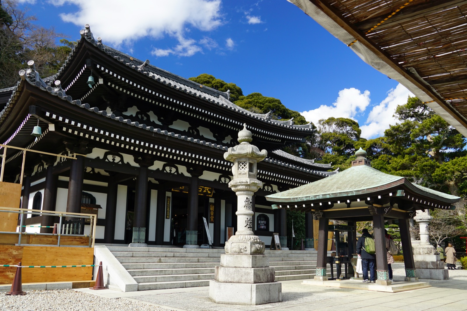 鎌倉長谷寺 境內伽藍與山坡景觀 — 紫陽花與紅葉名所