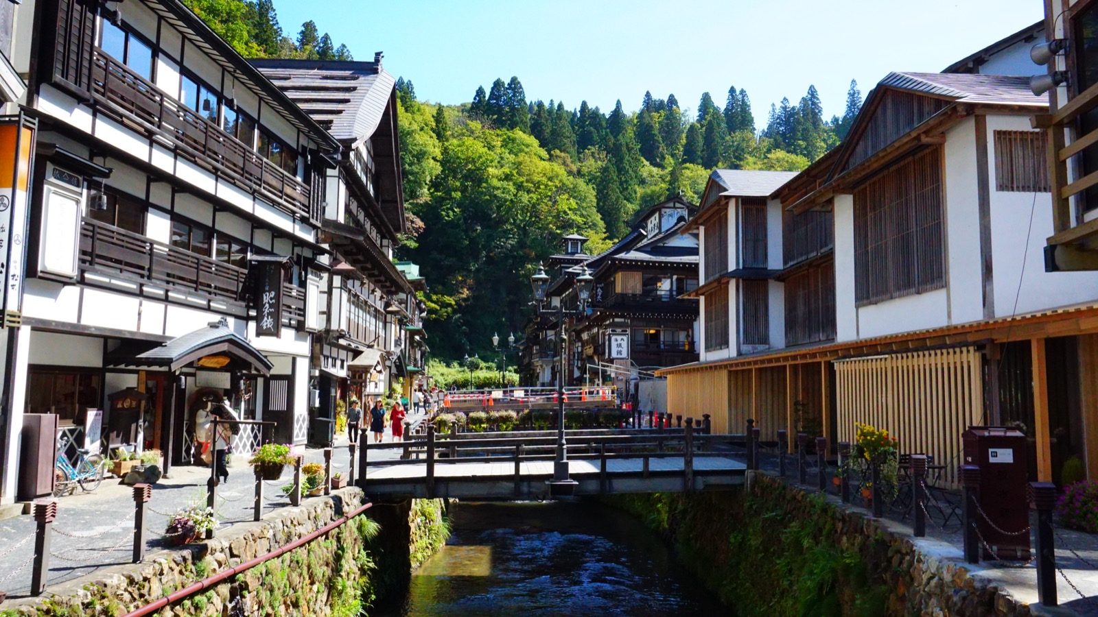 山形銀山溫泉（銀山温泉）河岸兩側的大正風木造旅館街 — 宛如動畫場景的雪國秘湯